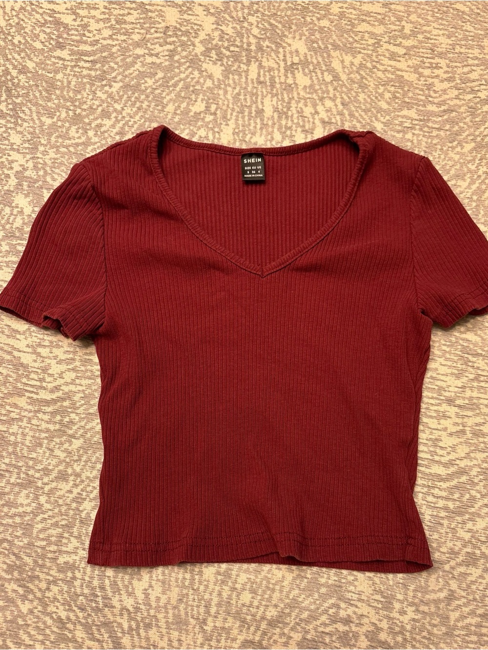 SHEIN Burgundy Ribbed V-Neck Short Sleeve Top